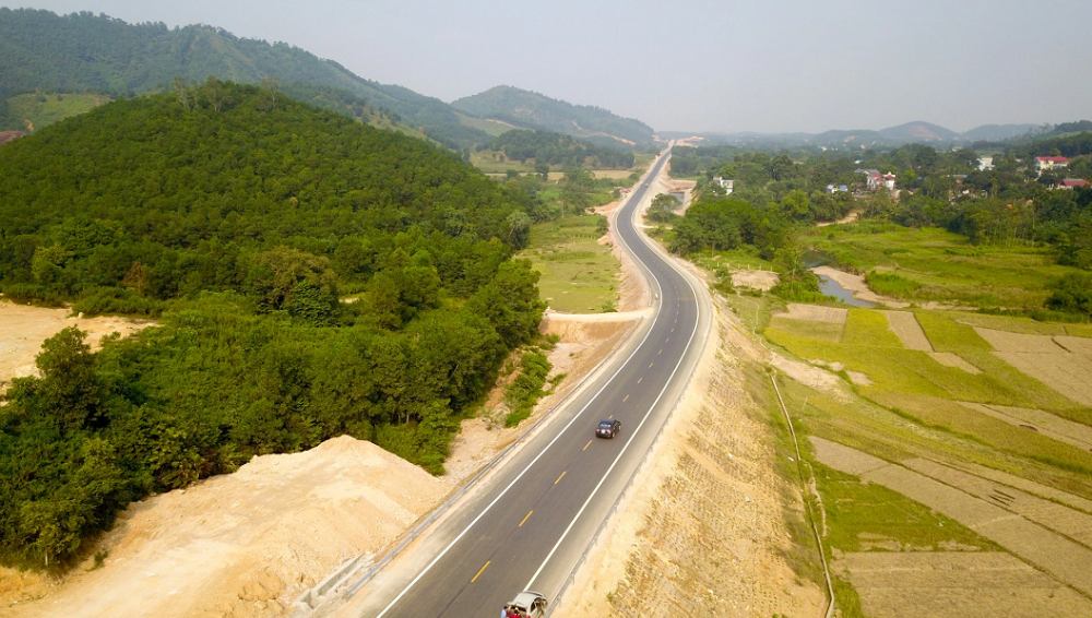Cao tốc Hoà Lạc - Hoà Bình thuận tiện cho khách hàng từ Hà Nội đến dự án
