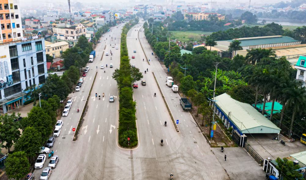 Hạ tầng quanh Dasong Village quan trọng nhất là Quốc lộ 6
